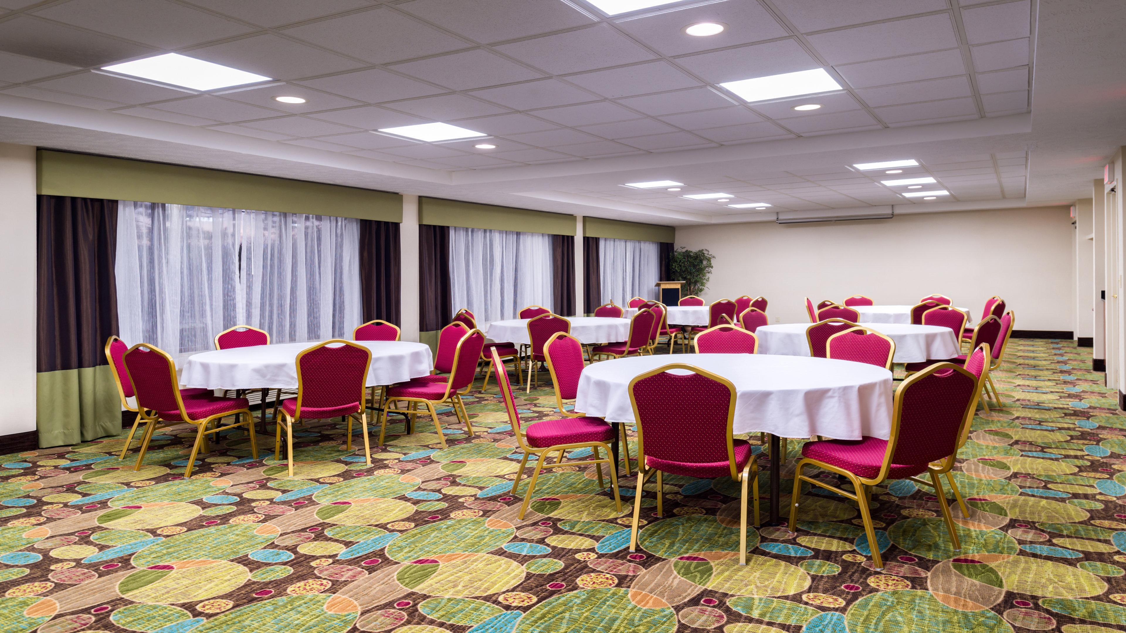 Holiday Inn Hotel & Suites Warren By Ihg Exteriör bild